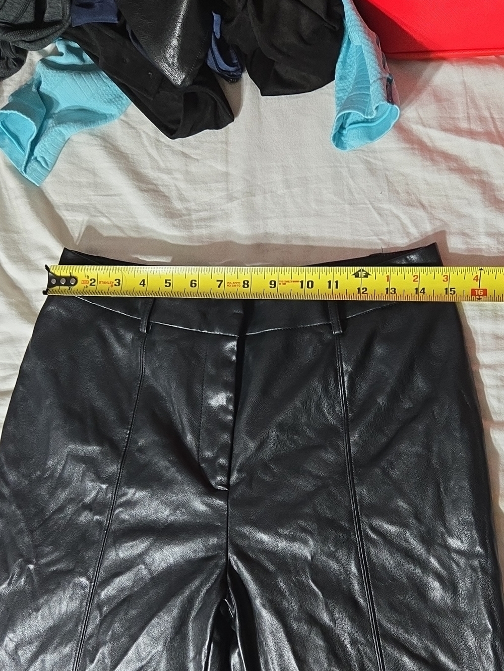 Kathy Ireland Faux Leather Cropped Pants Sz M Black - Picture 8 of 10